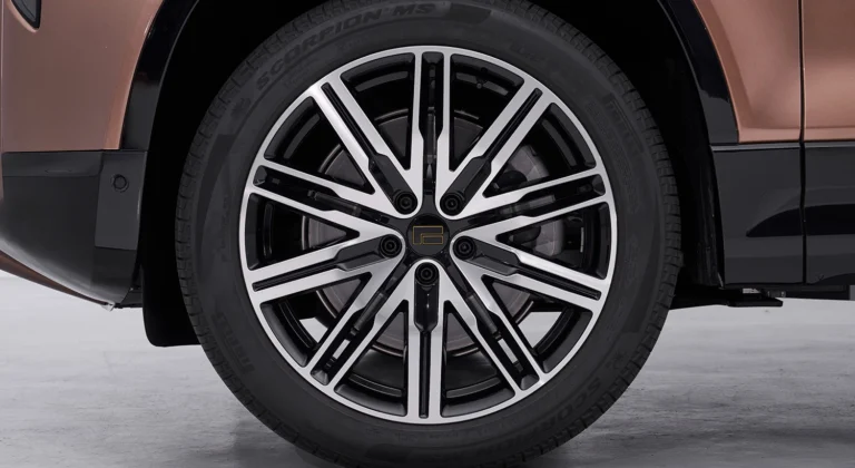 adamas-gallery-interior-3